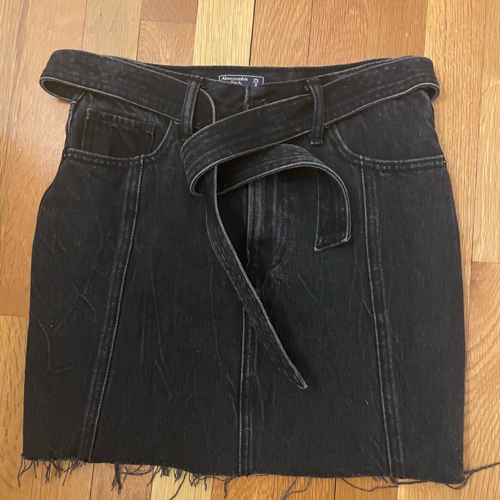 black denim mini skirt from abercrombie, size 0